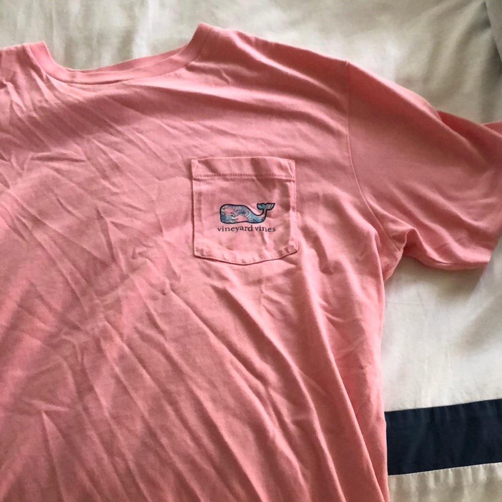 Vineyard Vines classic stylish t-shirt